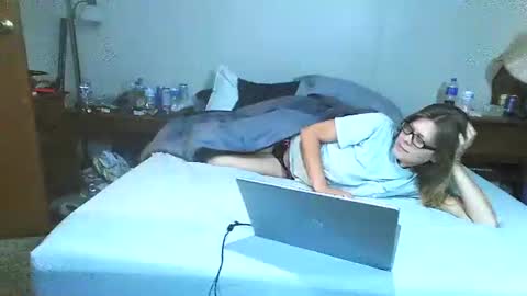 Snapshot of red441756790 chatting on 29, 4, 2026 red441756790 online show from 29, 4, 2026