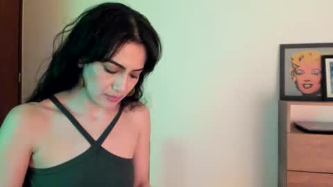 red_flower203 online show from 1, 4, 2026