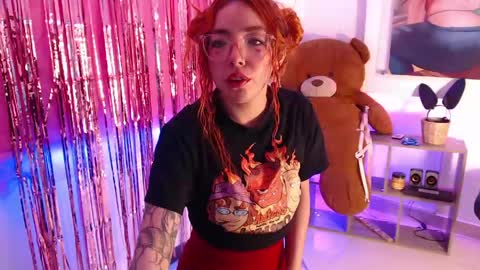 Snapshot of redgirrl_77 chatting on 6, 5, 2026 Mere online show from 6, 5, 2026