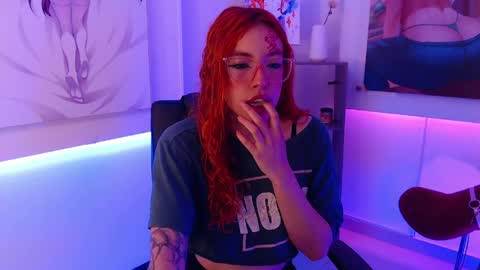 Snapshot of redgirrl_77 chatting on 31, 5, 2026 Mere online show from 31, 5, 2026