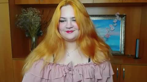 Snapshot of redhotqueen1 chatting on 6, 5, 2026 Rina online show from 6, 5, 2026