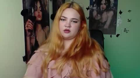 Snapshot of redhotqueen1 chatting on 15, 5, 2026 Rina online show from 15, 5, 2026
