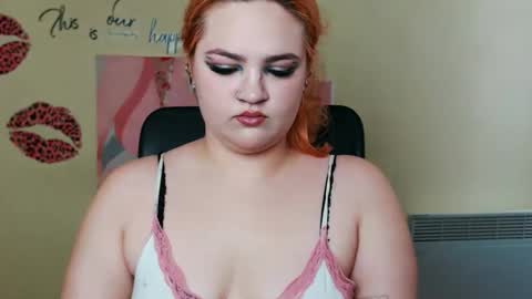 Snapshot of redhotqueen1 chatting on 26, 5, 2026 Rina online show from 26, 5, 2026