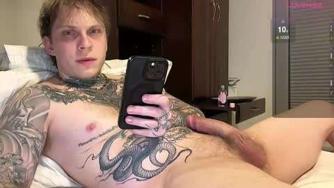 Snapshot of redrumbackwards chatting on 16, 3, 2026 redrum online show from 16, 3, 2026