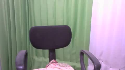 Snapshot of redwildrose19 chatting on 20, 5, 2026 redwildrose19 online show from 20, 5, 2026