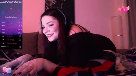 Red online show from 1, 2, 2025