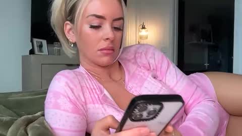 reecemariexx online show from 25, 2, 2026