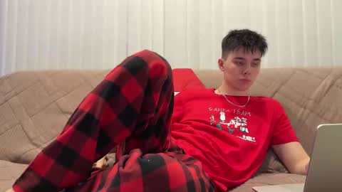 Snapshot of reeves_bae chatting on 28, 11, 2025 Alex online show from 28, 11, 2025