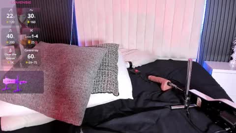 reginavegaa online show from 5, 3, 2025