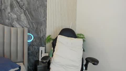 reginavegaa online show from 11, 3, 2025