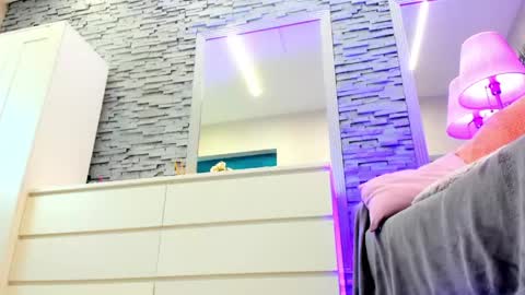 reina cummings online show from 14, 4, 2026