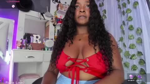 Snapshot of reina_love2 chatting on 13, 1, 2025 Reina online show from 13, 1, 2025