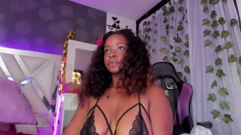 Snapshot of reina_love2 chatting on 23, 2, 2025 Reina online show from 23, 2, 2025