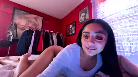 reinaassss online show from 15, 4, 2026