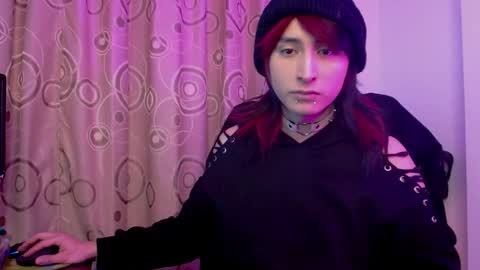 reiv_femboy online show from 7, 10, 2025