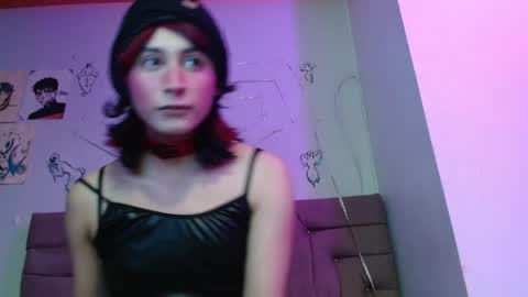Snapshot of reiv_femboy chatting on 22, 5, 2026 reiv_femboy online show from 22, 5, 2026