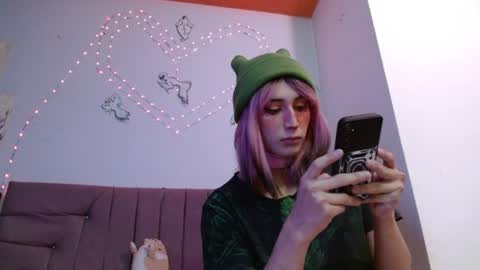 Snapshot of reiv_femboy chatting on 16, 7, 2026 reiv_femboy online show from 16, 7, 2026