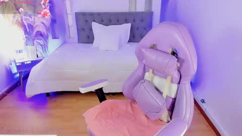 Snapshot of renata_lewis chatting on 4, 3, 2025 RENATA online show from 4, 3, 2025