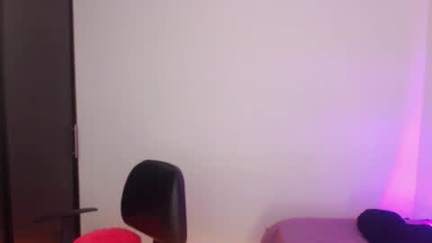 Snapshot of renata_ruiz chatting on 31, 10, 2025 online show from 31, 10, 2025