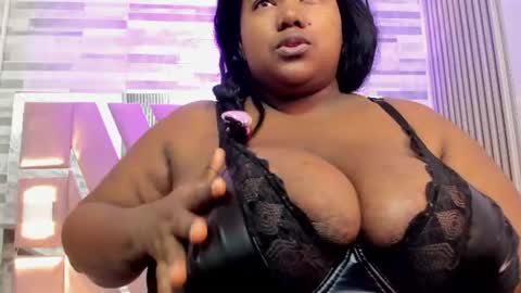 Snapshot of renatafoxter chatting on 4, 7, 2026 nataly online show from 4, 7, 2026