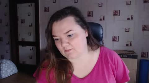 renataoia online show from 7, 12, 2024