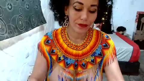 Renatta online show from 2, 1, 2025