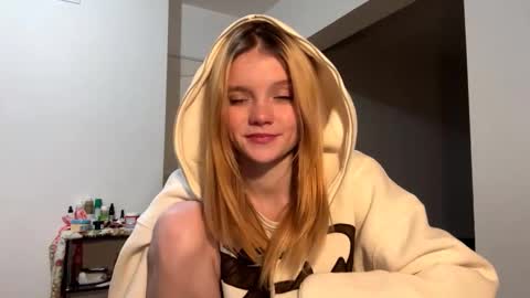 Snapshot of rendabecnel chatting on 7, 2, 2026 Tiffany online show from 7, 2, 2026