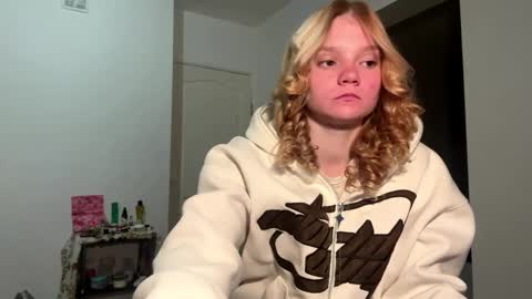 Snapshot of rendabecnel chatting on 9, 4, 2026 Tiffany online show from 9, 4, 2026