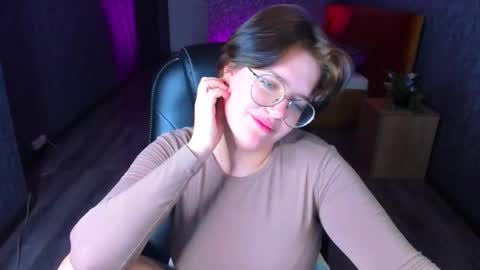renee_turner online show from 5, 12, 2024