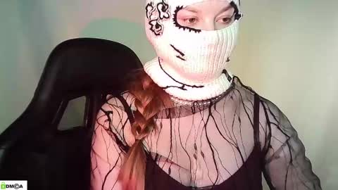 Snapshot of renesme_lusilia chatting on 18, 5, 2026 Renesme White Im here from Monday to Friday online show from 18, 5, 2026