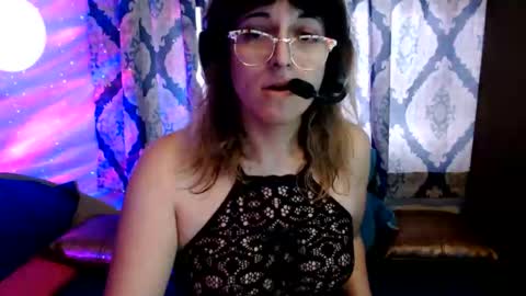 Snapshot of renxoflowers chatting on 4, 5, 2026 RenXoFlowers online show from 4, 5, 2026
