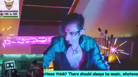 Snapshot of revilo80 chatting on 25, 2, 2026 revilo80 online show from 25, 2, 2026