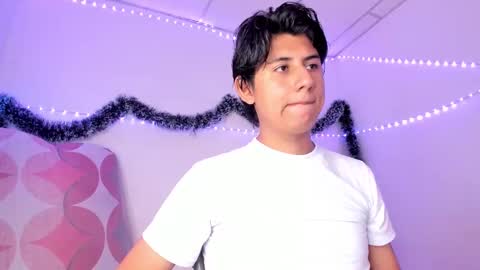 Snapshot of reylatino24 chatting on 8, 2, 2026 reylatino24 online show from 8, 2, 2026