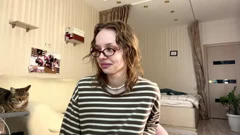 rhiannonmayberry online show from 17, 7, 2026