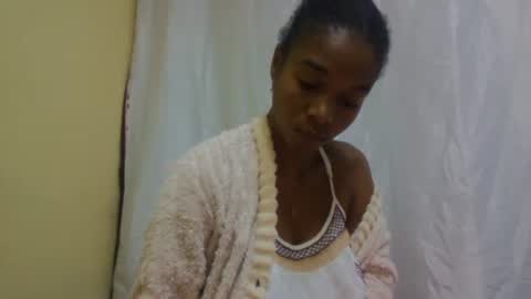 Snapshot of richella34 chatting on 20, 6, 2026 richella34 online show from 20, 6, 2026