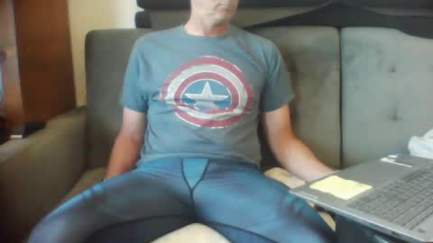 Snapshot of ridemehigh1 chatting on 21, 10, 2025 ridemehigh1 online show from 21, 10, 2025