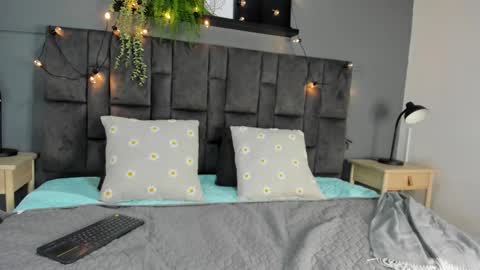 RIRI  online show from 25, 9, 2025