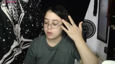 Snapshot of rivadeneira222 chatting on 18, 9, 2025 PeachSalinger online show from 18, 9, 2025