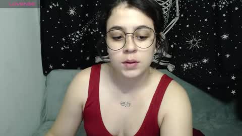 Snapshot of rivadeneira222 chatting on 22, 9, 2025 PeachSalinger online show from 22, 9, 2025