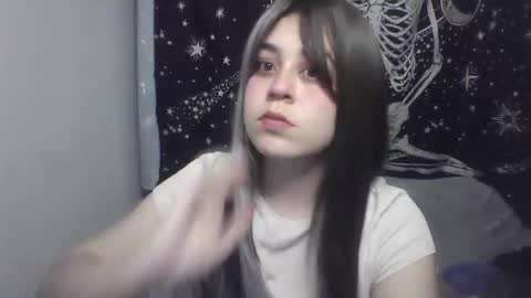 Snapshot of rivadeneira222 chatting on 24, 9, 2025 PeachSalinger online show from 24, 9, 2025