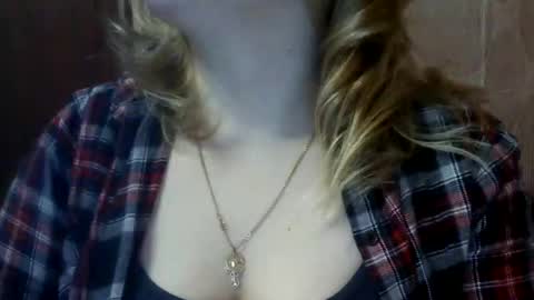 Snapshot of riveramaureen chatting on 17, 12, 2024 RiveraMaureen online show from 17, 12, 2024