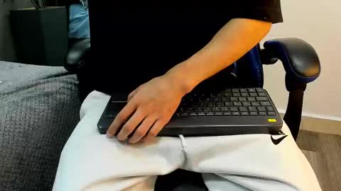 Roan Birkin online show from 3, 11, 2025