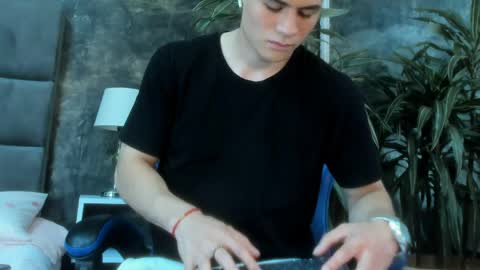 Roan Birkin online show from 11, 5, 2026