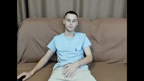 robert10211 online show from 28, 10, 2025