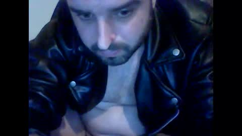 Snapshot of robertoredo chatting on 12, 1, 2025 Roberto online show from 12, 1, 2025