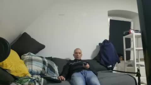 Snapshot of robertxxxpo chatting on 6, 4, 2026 Zenek online show from 6, 4, 2026