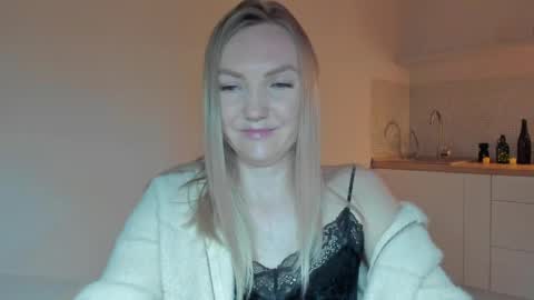 Snapshot of rock__baby chatting on 4, 5, 2026 rock__baby online show from 4, 5, 2026