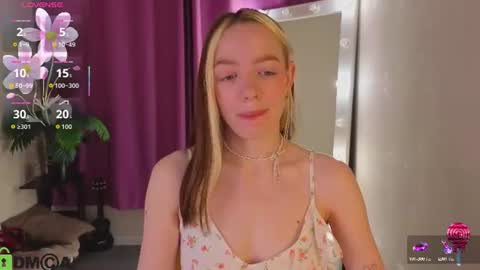 Snapshot of rockett_bunny chatting on 18, 6, 2026 Rockett online show from 18, 6, 2026