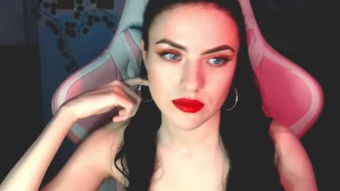 Sophie  online show from 4, 1, 2025