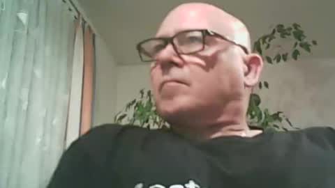 Snapshot of rola56430 chatting on 5, 2, 2025 rola56430 online show from 5, 2, 2025